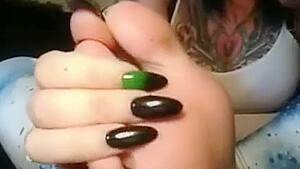 Milf With Eyeglasses Shows Her Inked Feet With Toe Rings In A Solo