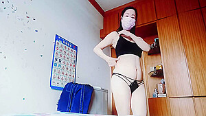 Seeing How A Mature Woman Plays At Home Alone A Person Is Also Very Happy